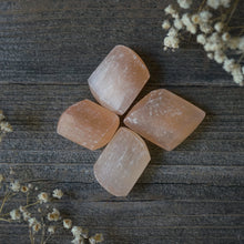 Load image into Gallery viewer, peach selenite (set of 4)