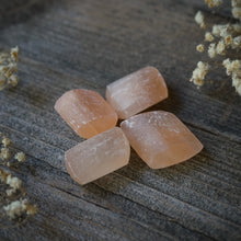 Load image into Gallery viewer, peach selenite (set of 4)