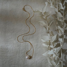 Load image into Gallery viewer, freshwater pearl necklace
