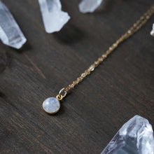 Load image into Gallery viewer, gold moonstone necklace