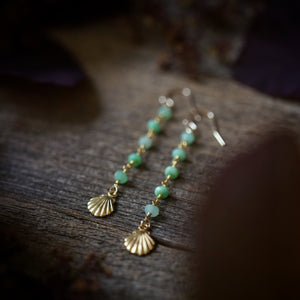chrysoprase chain + seashell earrings