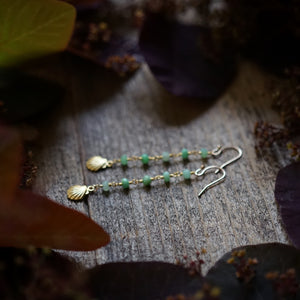 chrysoprase chain + seashell earrings