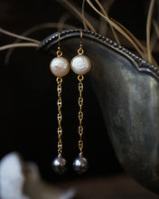 Load image into Gallery viewer, earrings: tethered