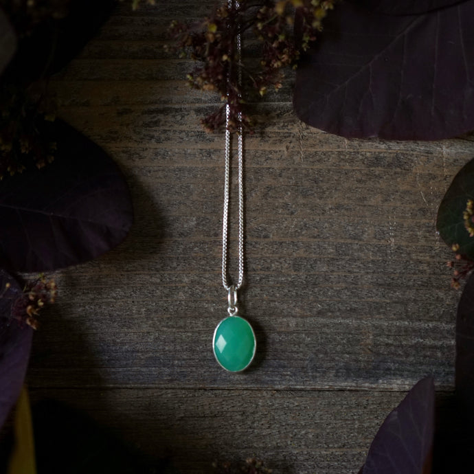 chrysoprase oval on silver