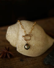 Load image into Gallery viewer, toggle clasp necklace with tahitian pearl