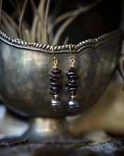 Load image into Gallery viewer, earrings: desire