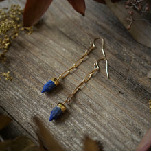 Load image into Gallery viewer, lapis point earrings