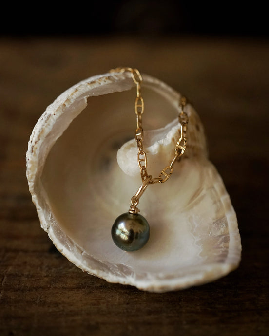 tahitian pearl on starburst mariner chain