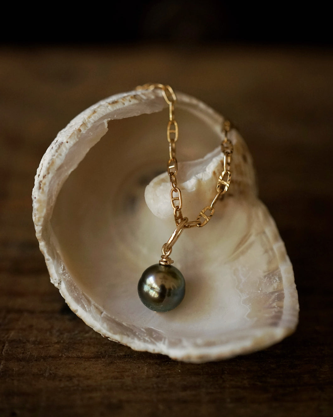 tahitian pearl on starburst mariner chain