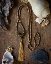 Load image into Gallery viewer, necklace: temple