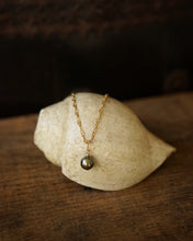 Load image into Gallery viewer, tahitian pearl on starburst mariner chain
