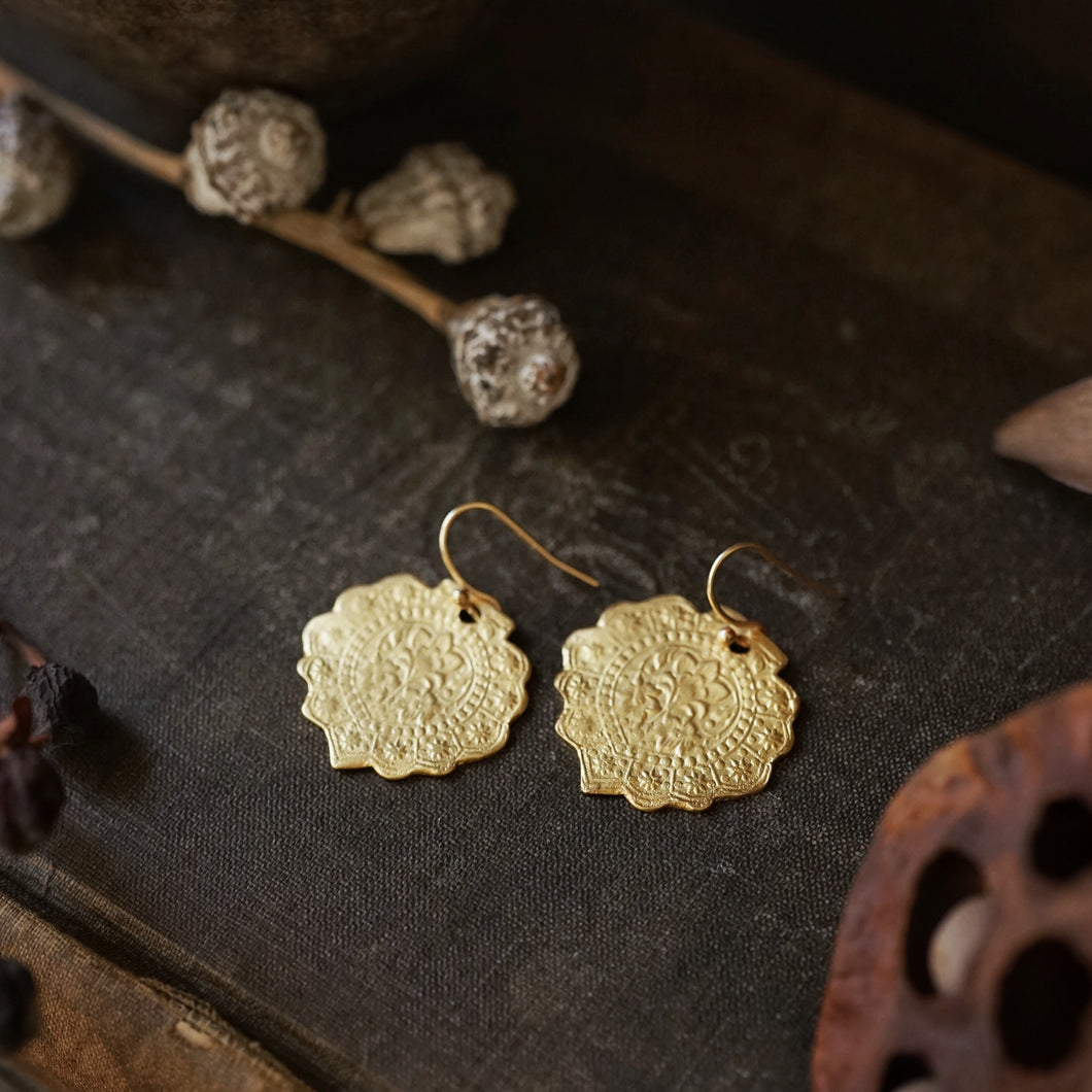 scalloped ear ornaments