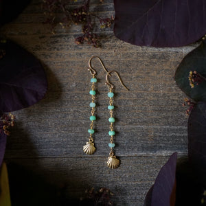 chrysoprase chain + seashell earrings
