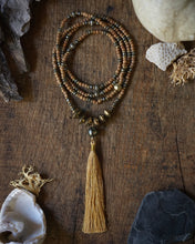 Load image into Gallery viewer, necklace: temple
