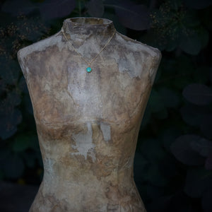 chrysoprase cushion on gold