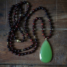 Load image into Gallery viewer, rosewood + vesuvianite mala