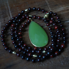 Load image into Gallery viewer, rosewood + vesuvianite mala