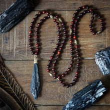 Load image into Gallery viewer, rosewood + black kyanite mala