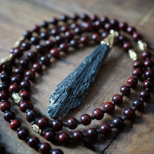 Load image into Gallery viewer, rosewood + black kyanite mala