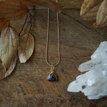 Load image into Gallery viewer, sapphire + gold necklace